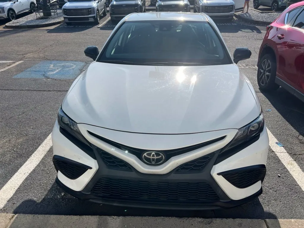 White 2022 Toyota Camry SE Nightshade for sale in Newnan, GA