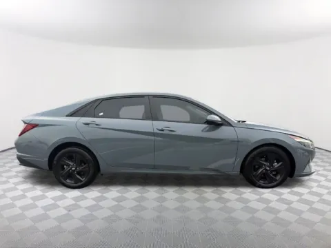 More photos of 2023 Hyundai Elantra SEL at Southtowne Hyundai of Newnan, GA
