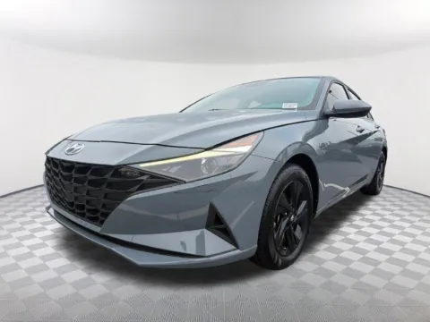 Gray 2023 Hyundai Elantra SEL for sale in Newnan, GA