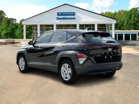 More photos of 2027 Hyundai Kona SE at Southtowne Hyundai of Newnan, GA