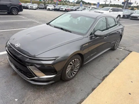 Photos of 2024 Hyundai Sonata Hybrid SEL for sale in Newnan, GA at Southtowne Hyundai of Newnan