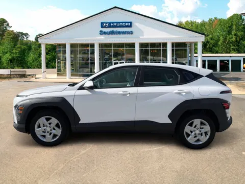 More photos of 2027 Hyundai Kona SE at Southtowne Hyundai of Newnan, GA