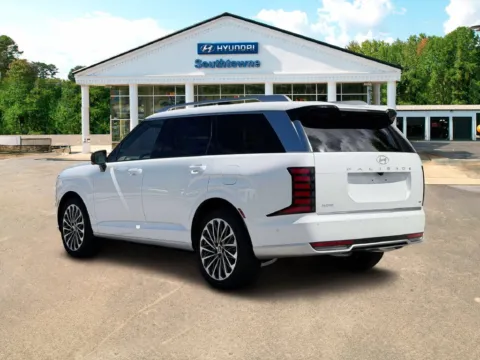 More photos of 2027 Hyundai Palisade Hybrid at Southtowne Hyundai of Newnan, GA