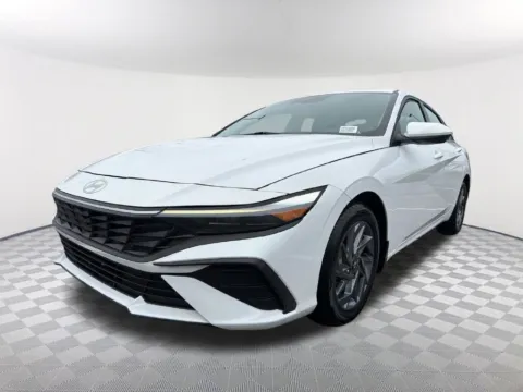 White 2024 Hyundai Elantra SEL for sale in Newnan, GA