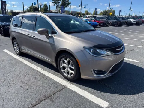 More photos of 2017 Chrysler Pacifica Touring L at Southtowne Hyundai of Newnan, GA