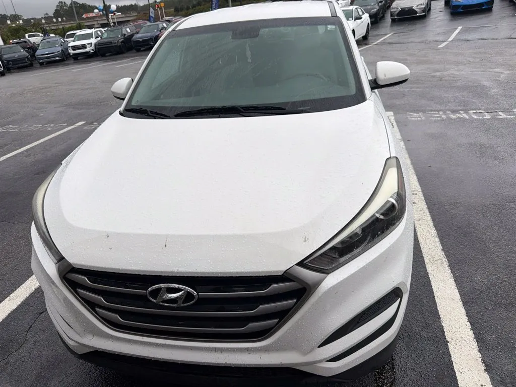 White 2018 Hyundai Tucson SE for sale in Newnan, GA