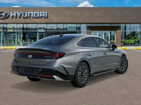 More photos of 2027 Hyundai Sonata Hybrid Limited at Southtowne Hyundai of Newnan, GA