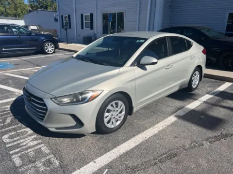 Photos of 2018 Hyundai Elantra SE for sale in Newnan, GA at Southtowne Hyundai of Newnan
