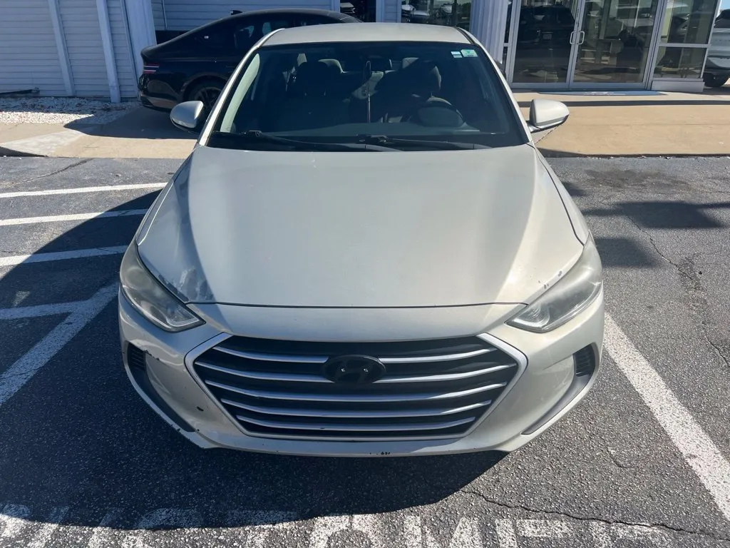 Beige 2018 Hyundai Elantra SE for sale in Newnan, GA