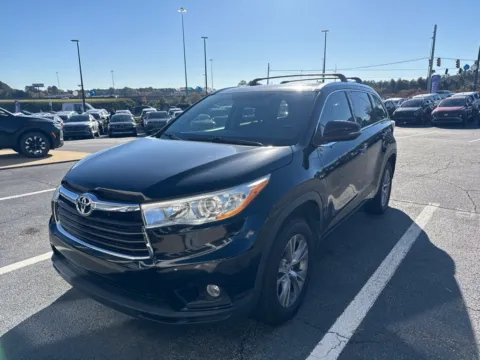 Black 2014 Toyota Highlander XLE V6 for sale in Newnan, GA