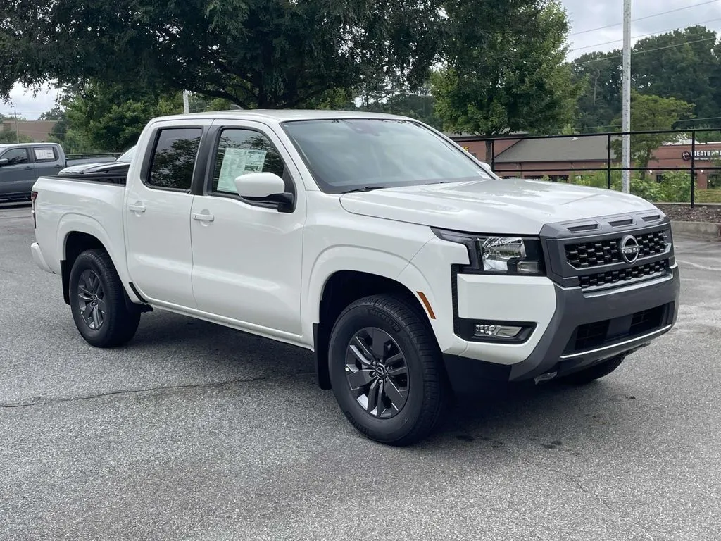 2025 Nissan Frontier SV - Photo 6