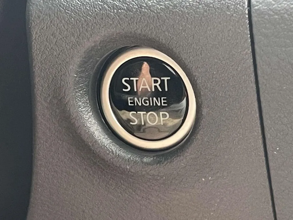 2025 Nissan Frontier SV - Photo 26