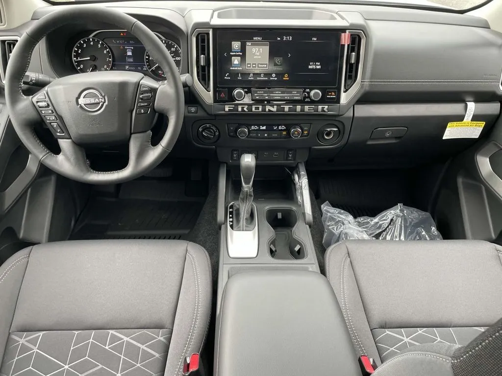 2025 Nissan Frontier SV - Photo 12