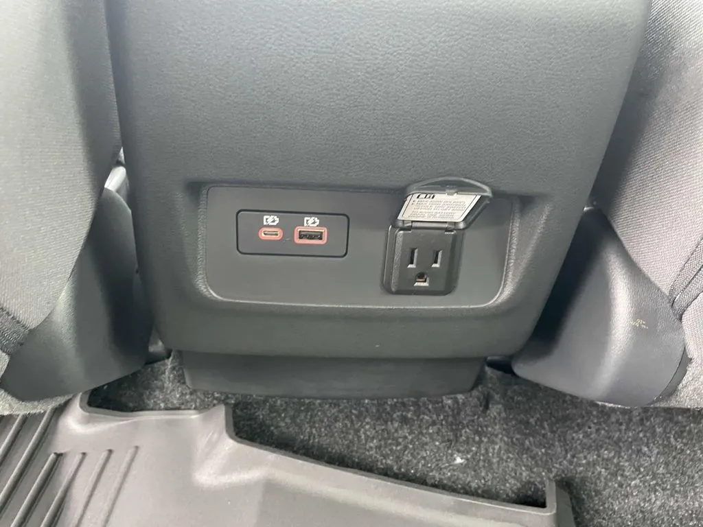 2025 Nissan Frontier SV - Photo 10