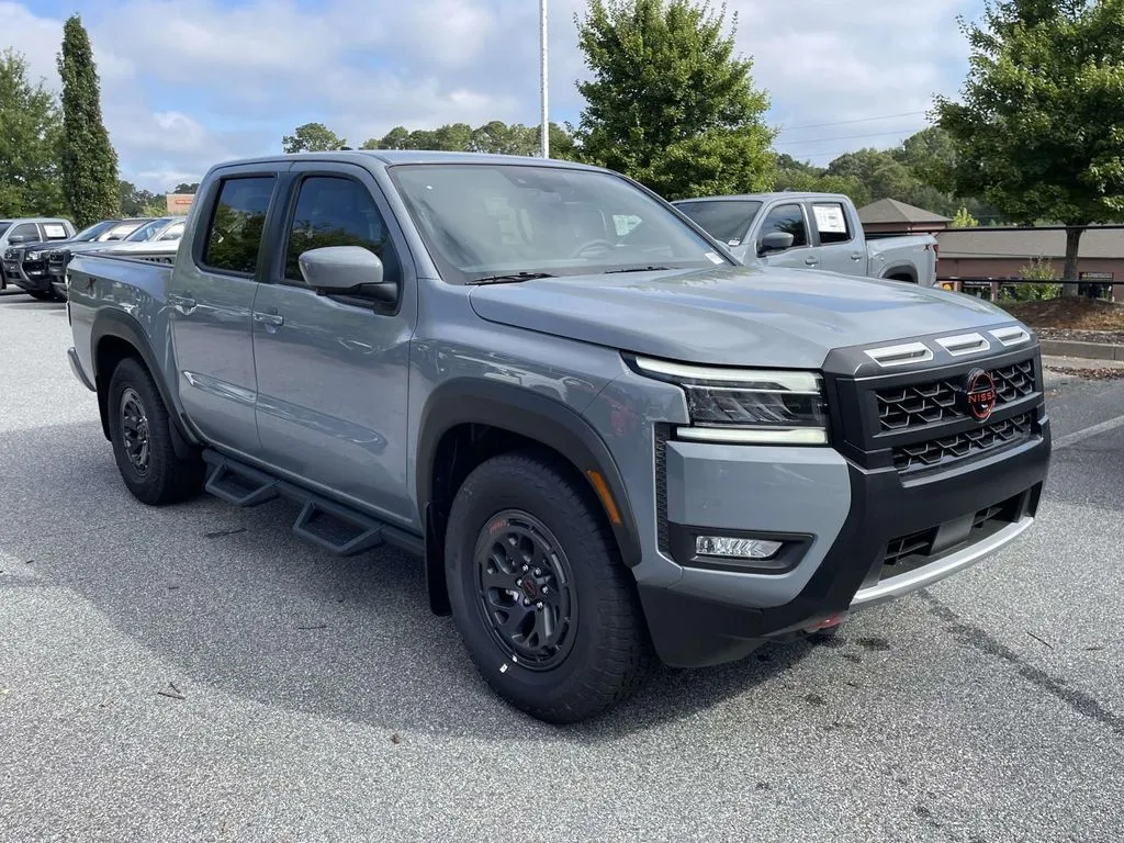 2025 Nissan Frontier PRO-X - Photo 6