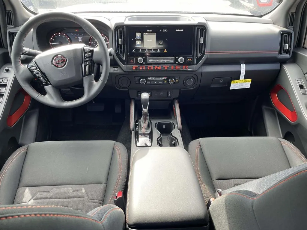 2025 Nissan Frontier PRO-X - Photo 12