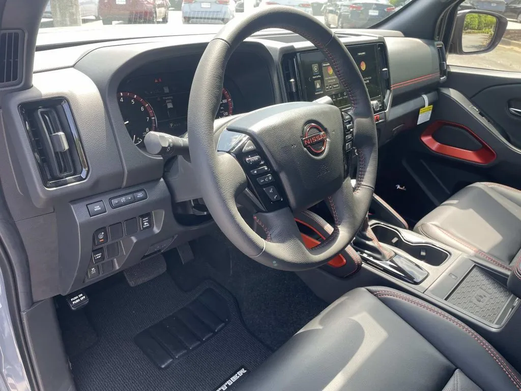 2025 Nissan Frontier PRO-X - Photo 18