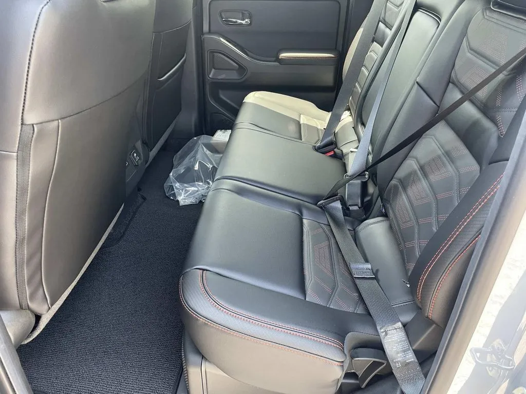 2025 Nissan Frontier PRO-X - Photo 9