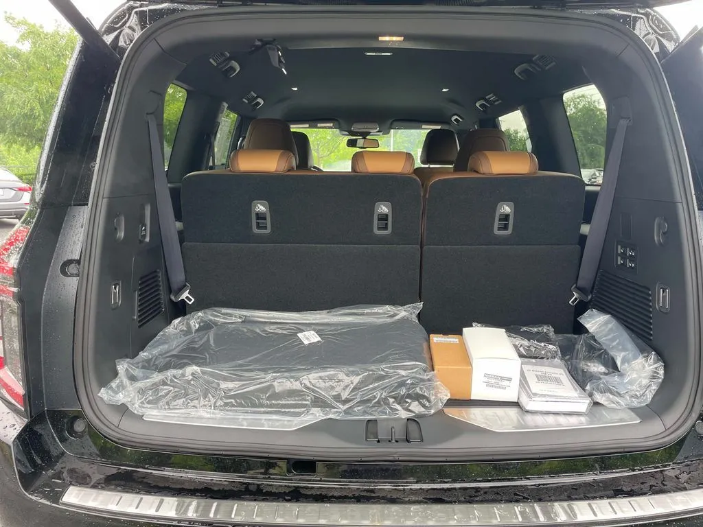 2025 Nissan Armada SL - Photo 7