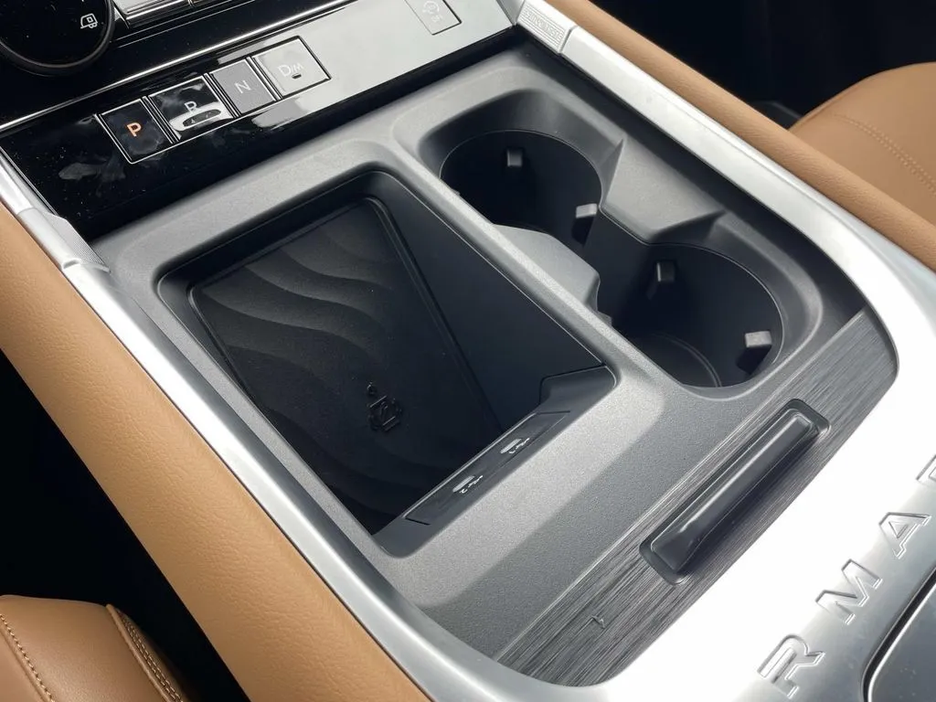 2025 Nissan Armada SL - Photo 24