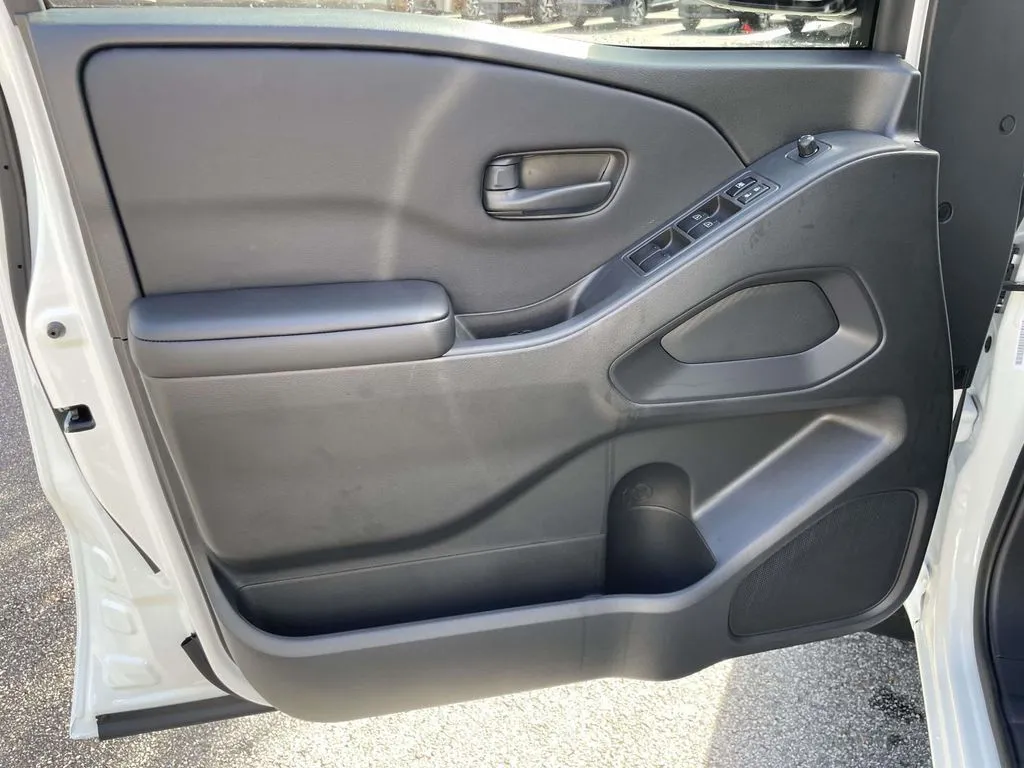 2026 Nissan Frontier SV - Photo 13