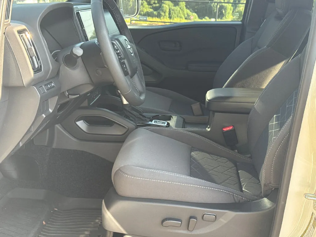 2026 Nissan Frontier SV - Photo 9