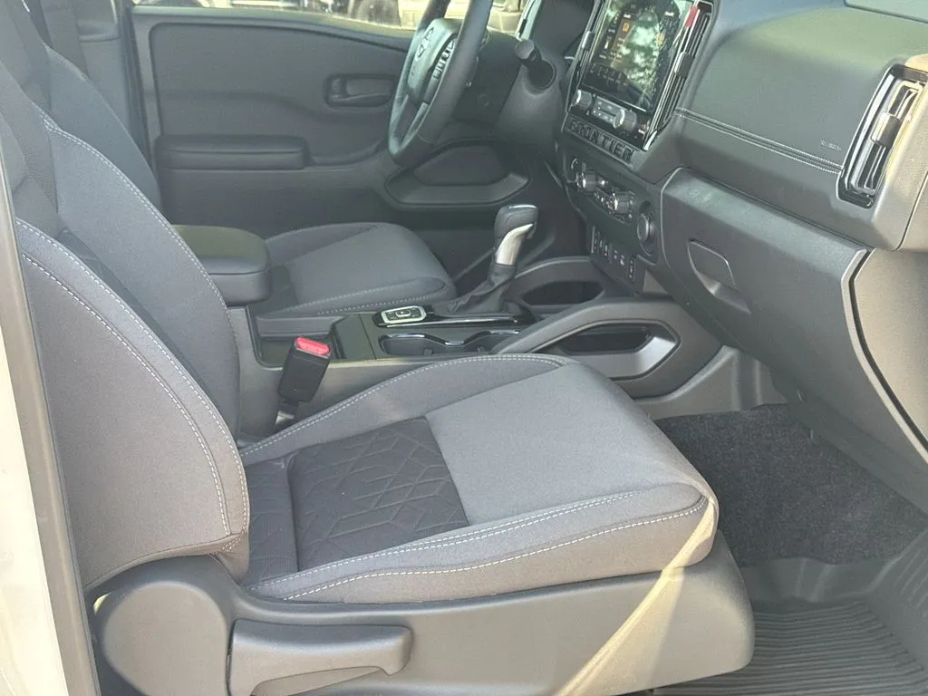 2026 Nissan Frontier SV - Photo 13
