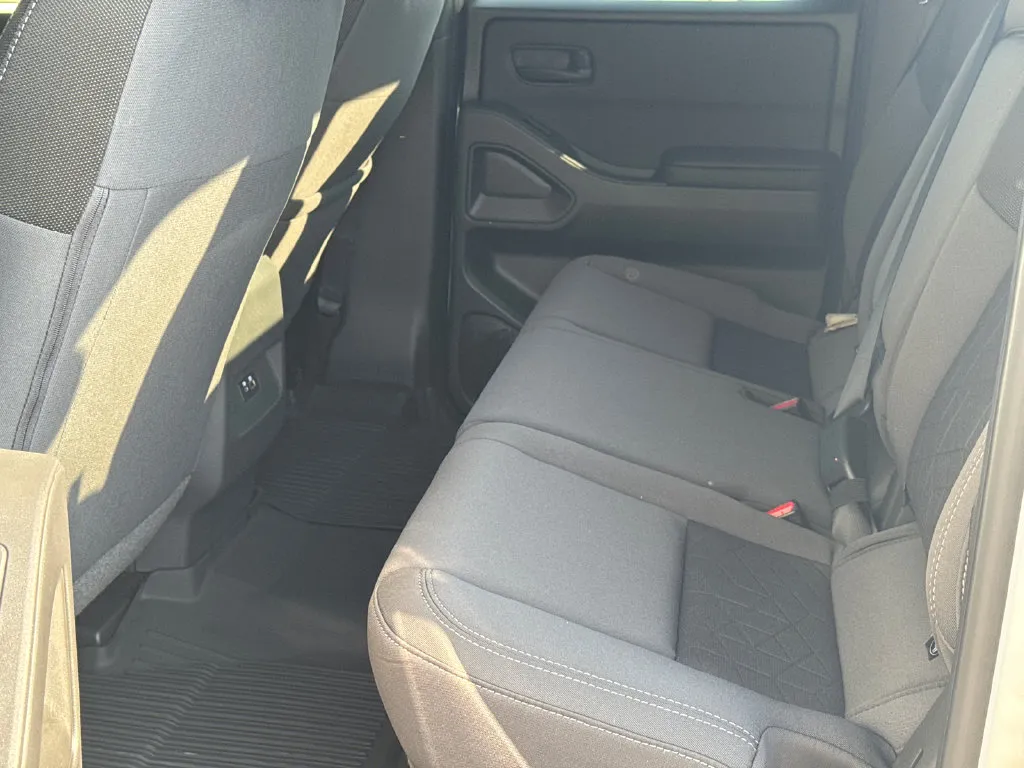 2026 Nissan Frontier SV - Photo 21