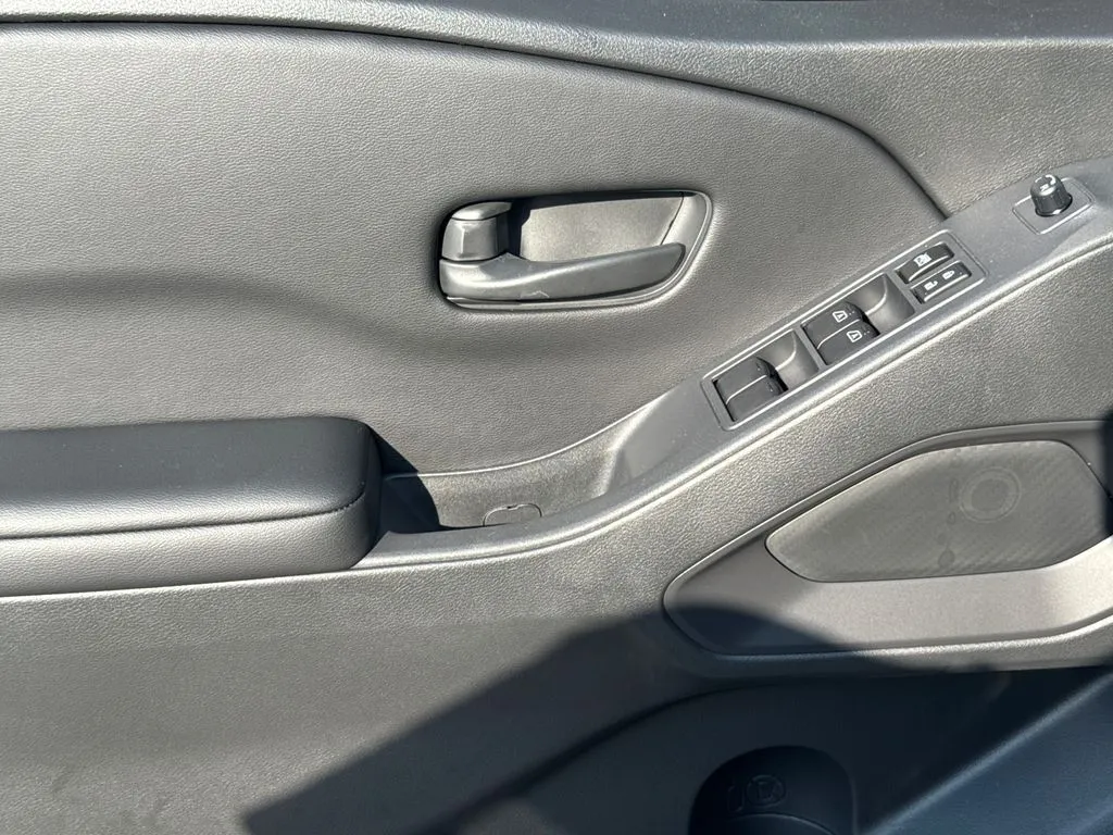 2026 Nissan Frontier SV - Photo 10