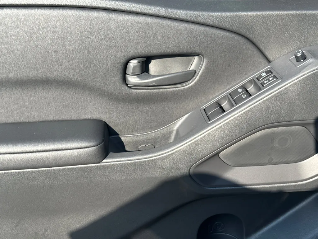 2026 Nissan Frontier SV - Photo 13