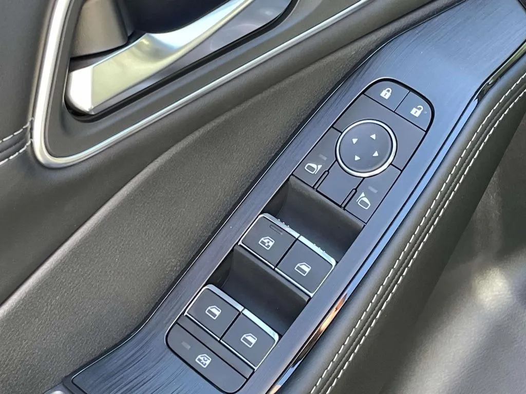 2026 Nissan Rogue Platinum - Photo 16