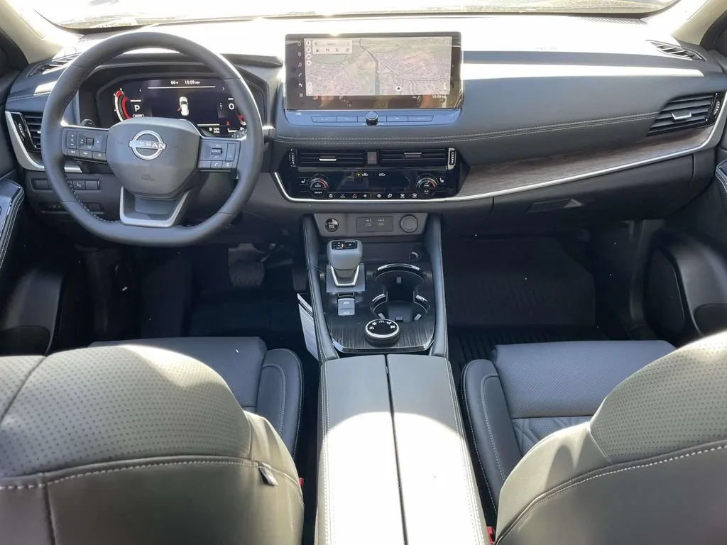 2026 Nissan Rogue Platinum - Photo 13