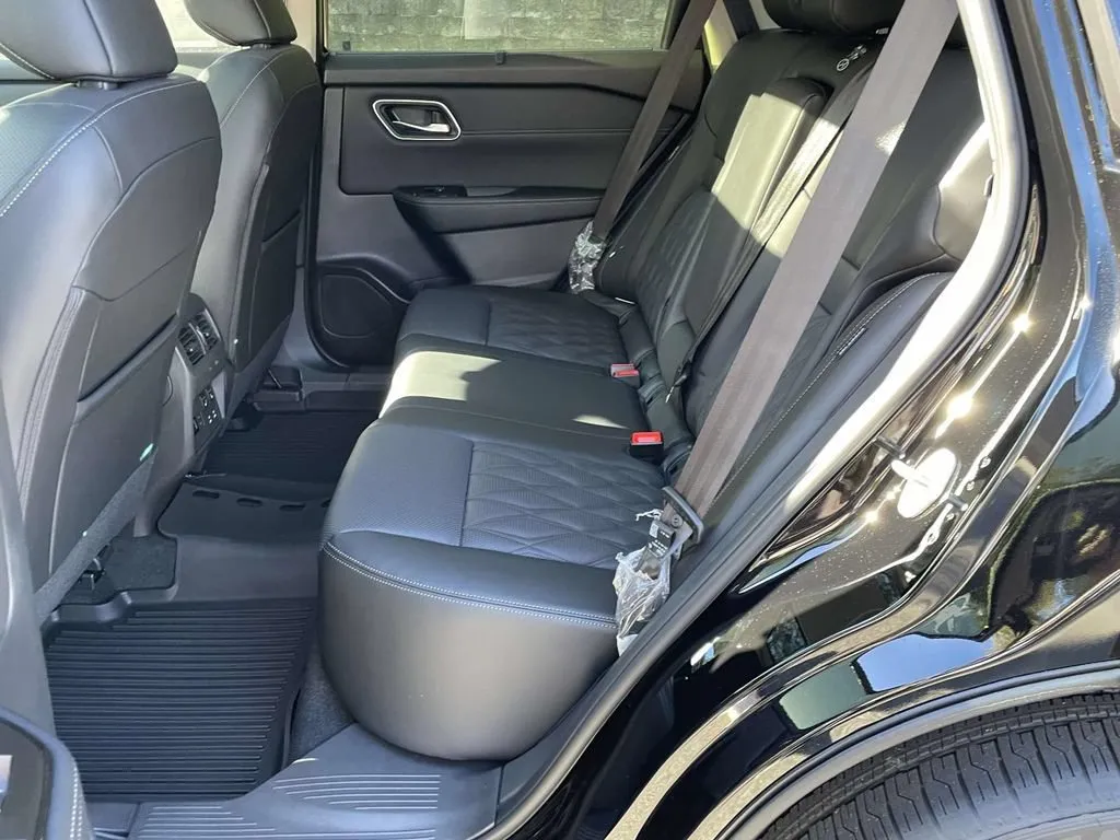 2026 Nissan Rogue Platinum - Photo 10