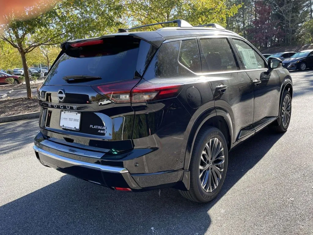 2026 Nissan Rogue Platinum - Photo 5