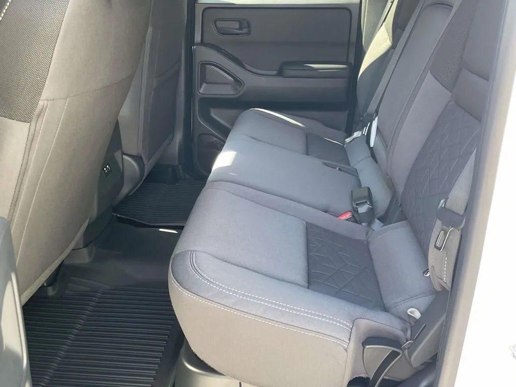 2026 Nissan Frontier SV - Photo 9