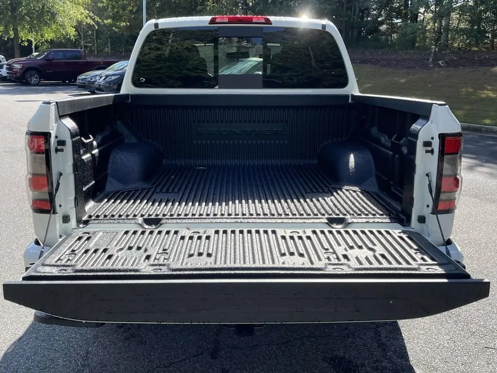 2026 Nissan Frontier SV - Photo 8