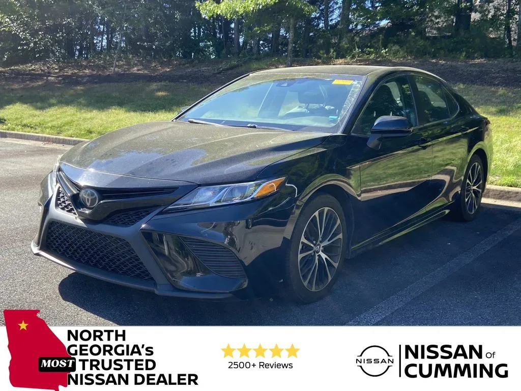 Black 2018 Toyota Camry SE for sale in Cumming, GA