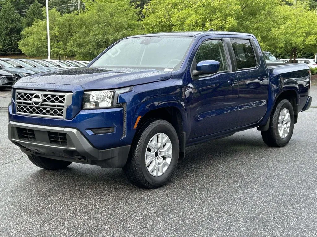2022 Nissan Frontier SV Crew Cab 4X4 SWB's photo