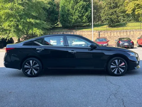 More photos of 2021 Nissan Altima 2.5 SL at Nissan Of Cumming, GA