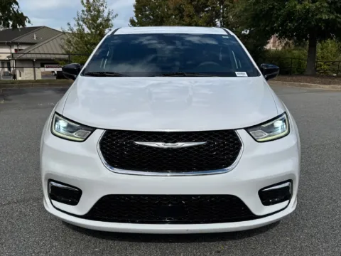 Another view of 2025 Chrysler Pacifica Limited for sale in Cumming, GA at Nissan Of Cumming