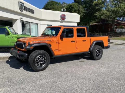 More photos of 2025 Jeep Gladiator Rubicon at Step One Chrysler Dodge Jeep Ram Fiat Crestview, FL