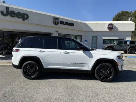 More photos of 2025 Jeep Grand Cherokee Limited at Step One Chrysler Dodge Jeep Ram Fiat Crestview, FL