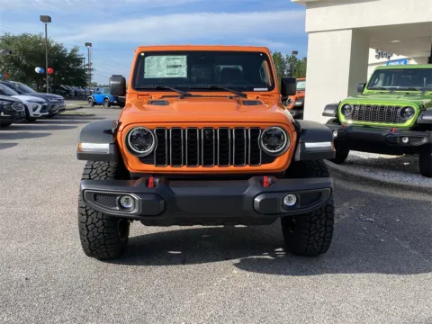 More photos of 2025 Jeep Gladiator Rubicon at Step One Chrysler Dodge Jeep Ram Fiat Crestview, FL