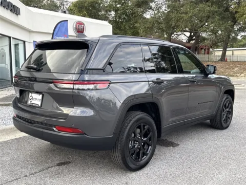 More photos of 2025 Jeep Grand Cherokee at Step One Chrysler Dodge Jeep Ram Fiat Crestview, FL