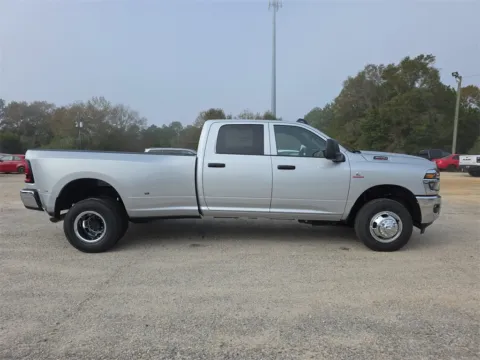 More photos of 2026 Ram 3500 Tradesman at Step One Chrysler Dodge Jeep Ram Fiat Crestview, FL