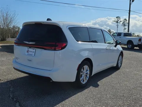More photos of 2026 Chrysler Pacifica Select at Step One Chrysler Dodge Jeep Ram Fiat Crestview, FL