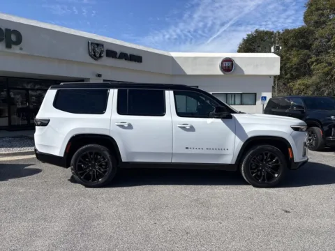 More photos of 2026 Jeep Grand Wagoneer Summit Obsidian at Step One Chrysler Dodge Jeep Ram Fiat Crestview, FL
