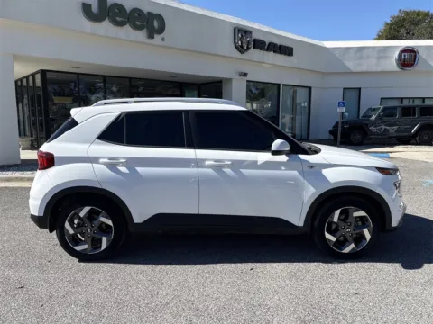 More photos of 2023 Hyundai Venue SEL at Step One Chrysler Dodge Jeep Ram Fiat Crestview, FL