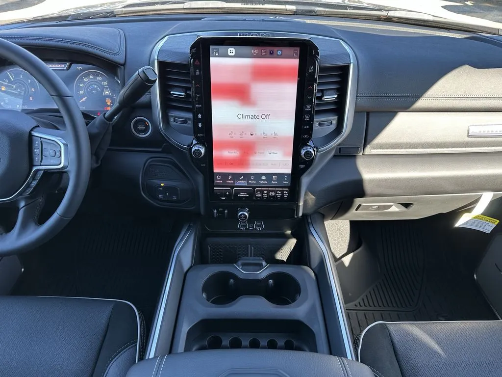 2026 RAM 3500 Laramie - Photo 16