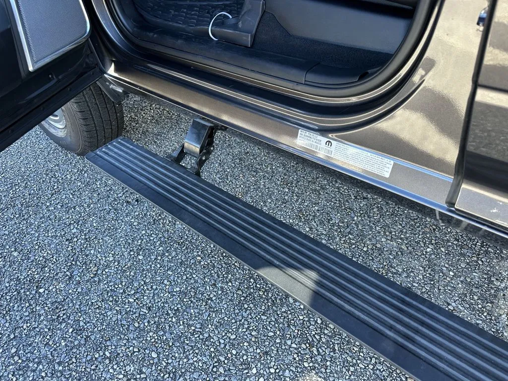 2026 RAM 3500 Laramie - Photo 36